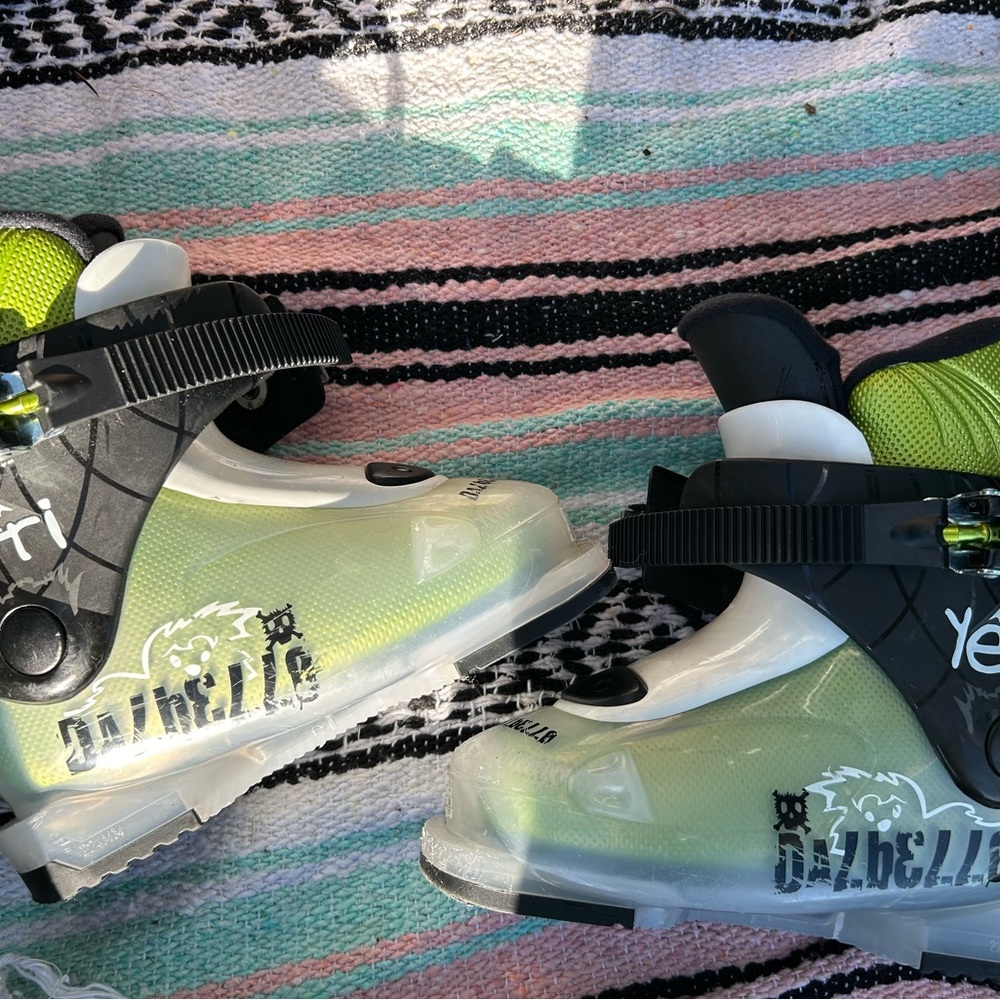 Dalbello boys ski boots “Yetti”